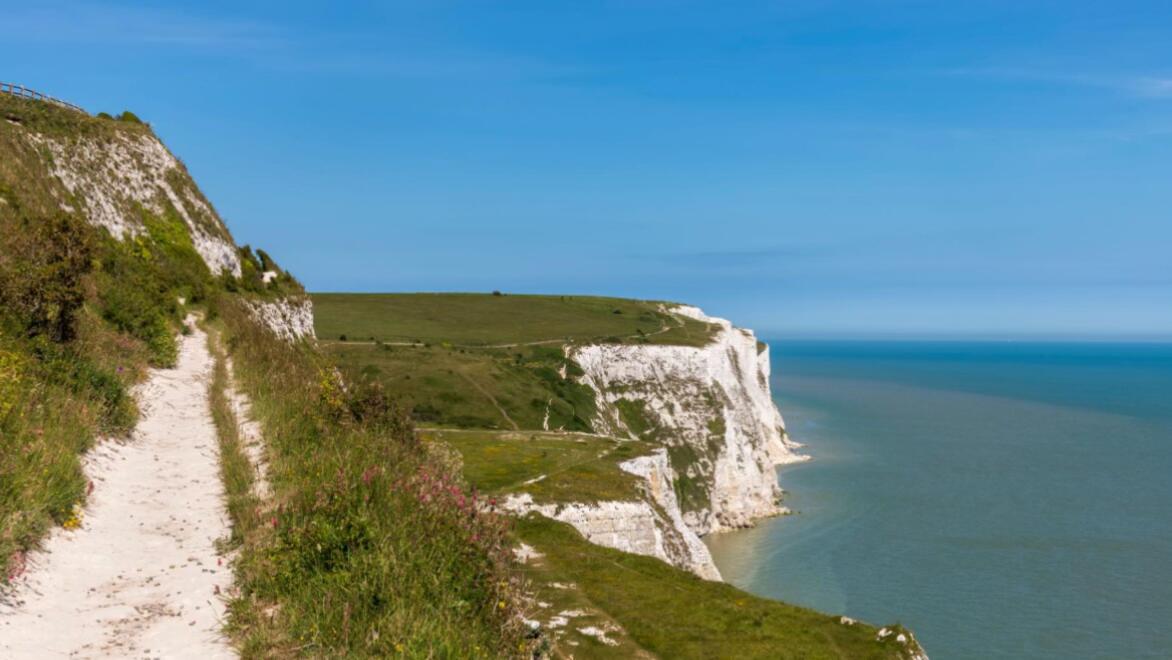 VesperNight_'s tweet photo. I’d like to take a leisurely stroll along the coastal path😄 https://t.co/ZC8NtL5t00