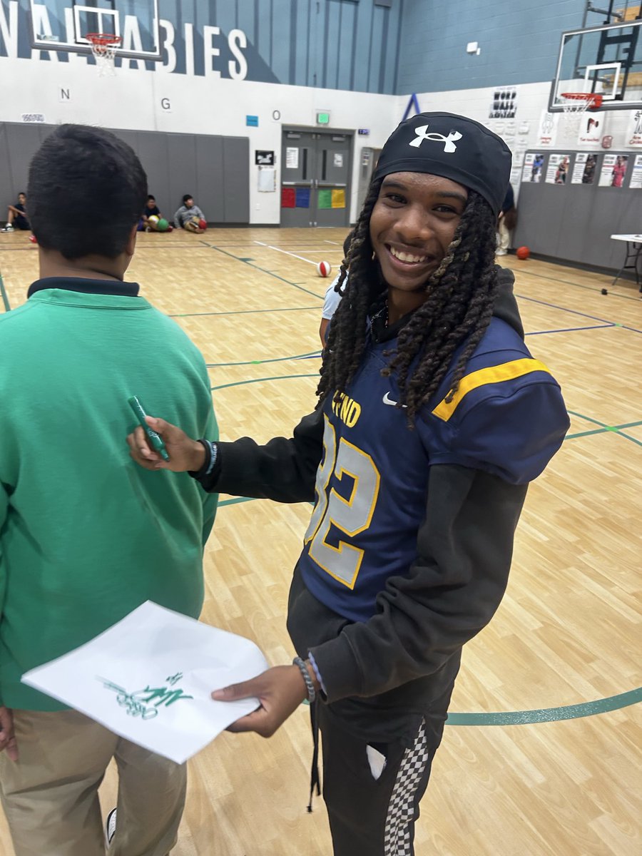 coach_najarro's tweet photo. 🏈⚔️ BUILDING THE NORTHSIDE!

Another great day visiting our elementary schools and connecting with the future Vikings of the NORTHSIDE! 💙💛

Thank you for the incredible welcome! The future is bright in North Arlington‼️

#VFND | #NORTHSIDE | #ELEVATE https://t.co/BzSwsoISYj