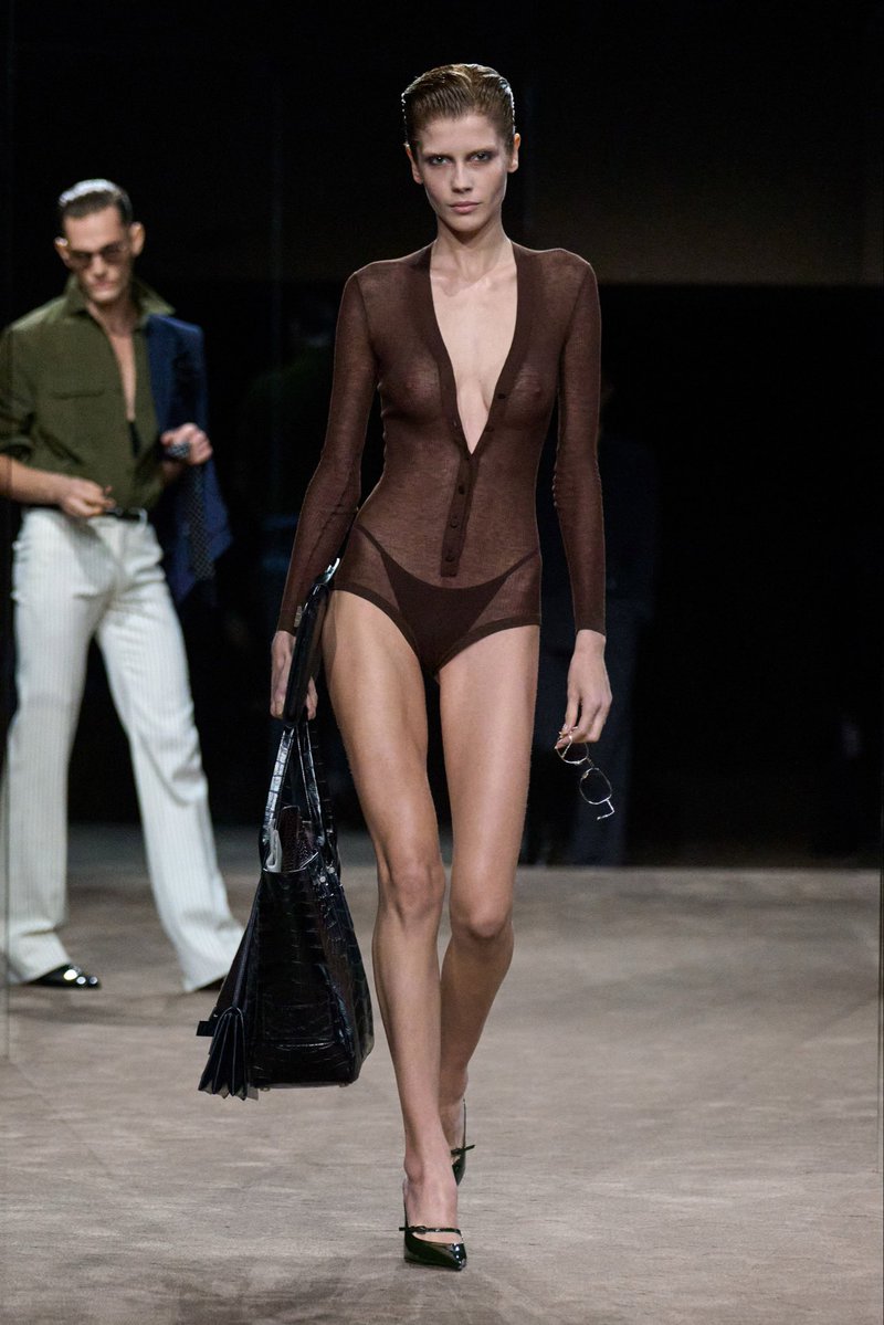LegendaryLade's tweet photo. Tom Ford Archetypes: the plunging bodysuit!

Gucci SS02 by Tom Ford.                              
Tom Ford SS24 by Peter Hawkings. 
Tom Ford SS27 by Haider Ackermann. https://t.co/Wdx2yGot7V