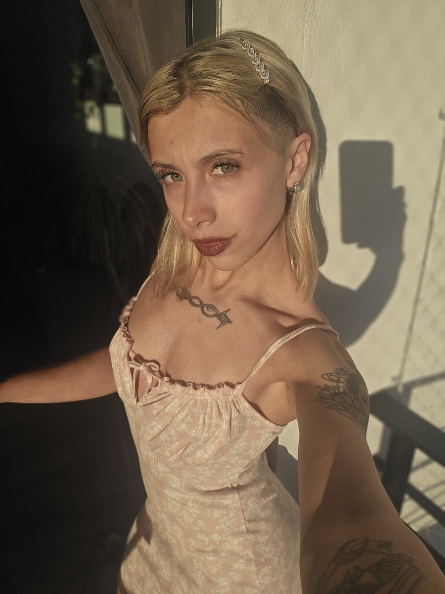 honeyspoonfio's tweet photo. Time of pink sundresses and looking bad at you as a woman that gets everything she wants from you simp https://t.co/LgR2uCZC2n