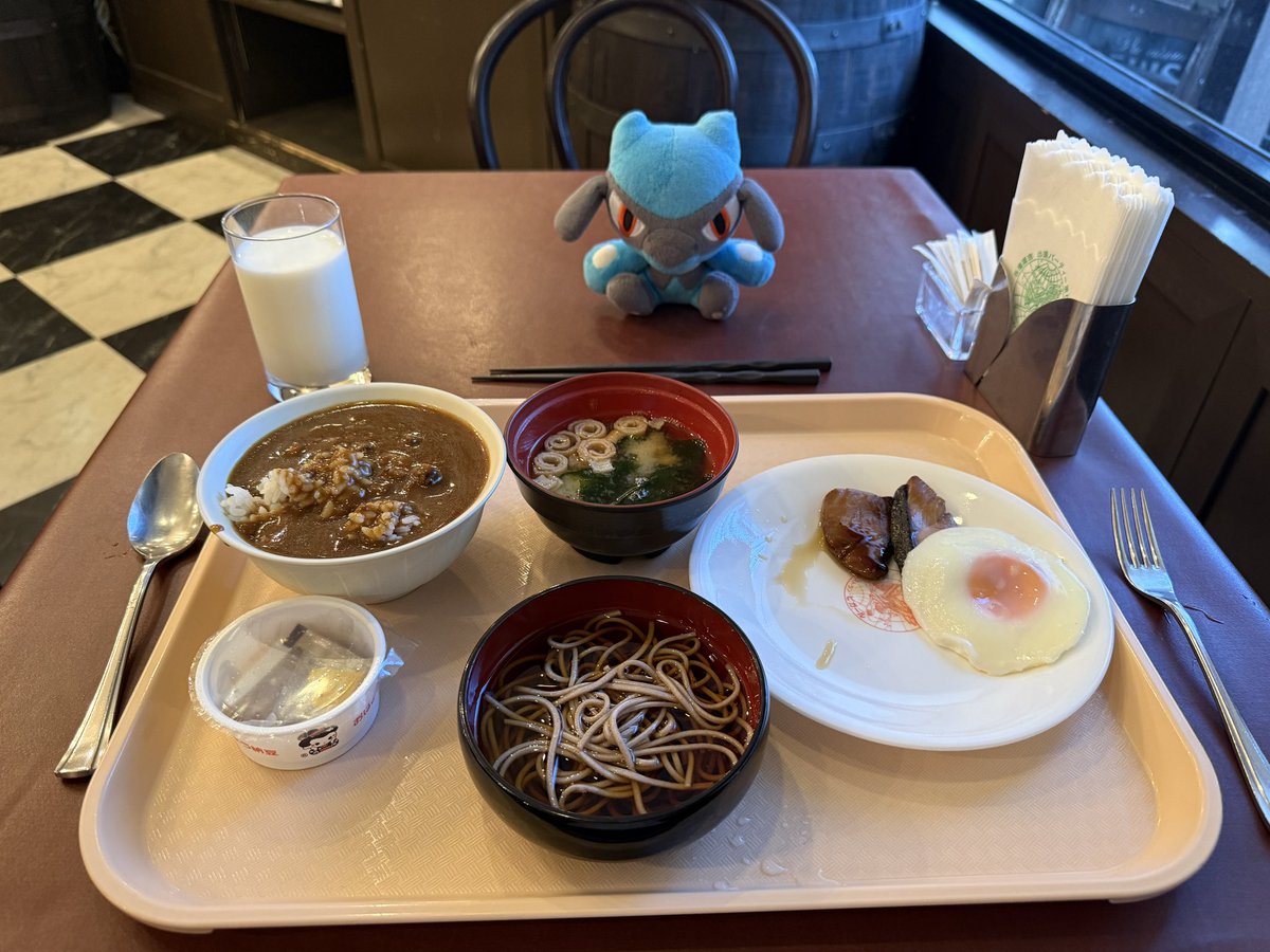 AdvosArt's tweet photo. Day 2: Hotel breakfast, and then idk https://t.co/po0anVZzeO