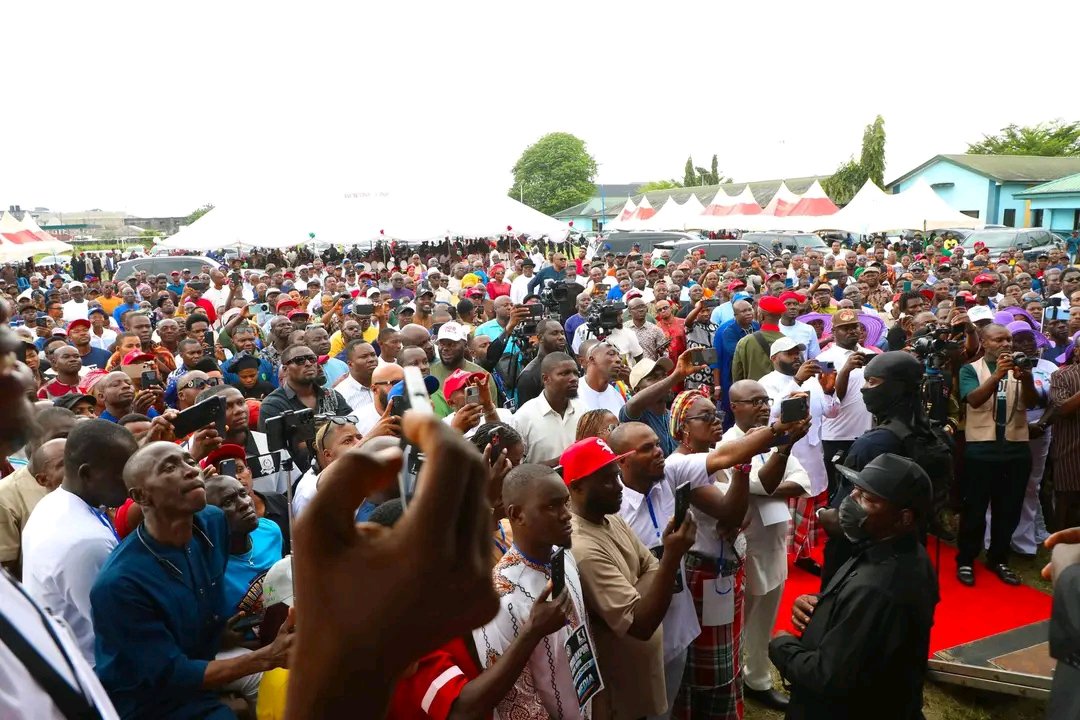 GovWike's tweet photo. Yesterday, I had Town Hall Meetings with stakeholders of Akpor and Evo Kingdoms in Obio-Akpor Local Government, in our drive for a total support for the reelection of the President.

It is our collective ressolve to deliver Rivers State to the President on January 16, 2027, and I am glad that our people are solidly behind us.