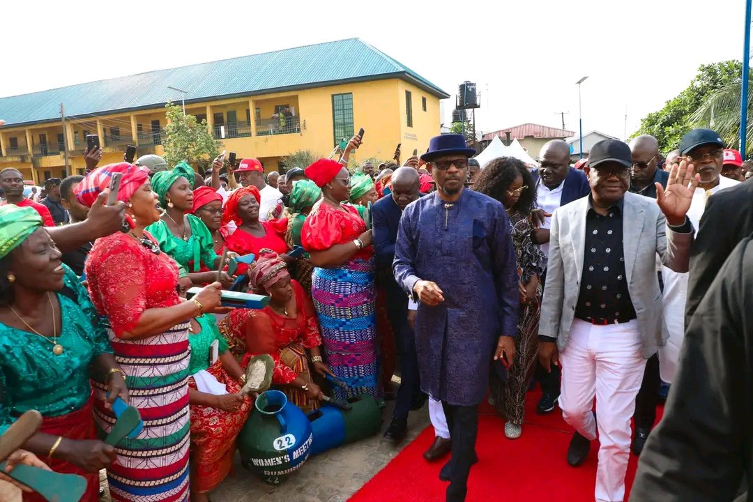GovWike's tweet photo. Yesterday, I had Town Hall Meetings with stakeholders of Akpor and Evo Kingdoms in Obio-Akpor Local Government, in our drive for a total support for the reelection of the President.

It is our collective ressolve to deliver Rivers State to the President on January 16, 2027, and I am glad that our people are solidly behind us.