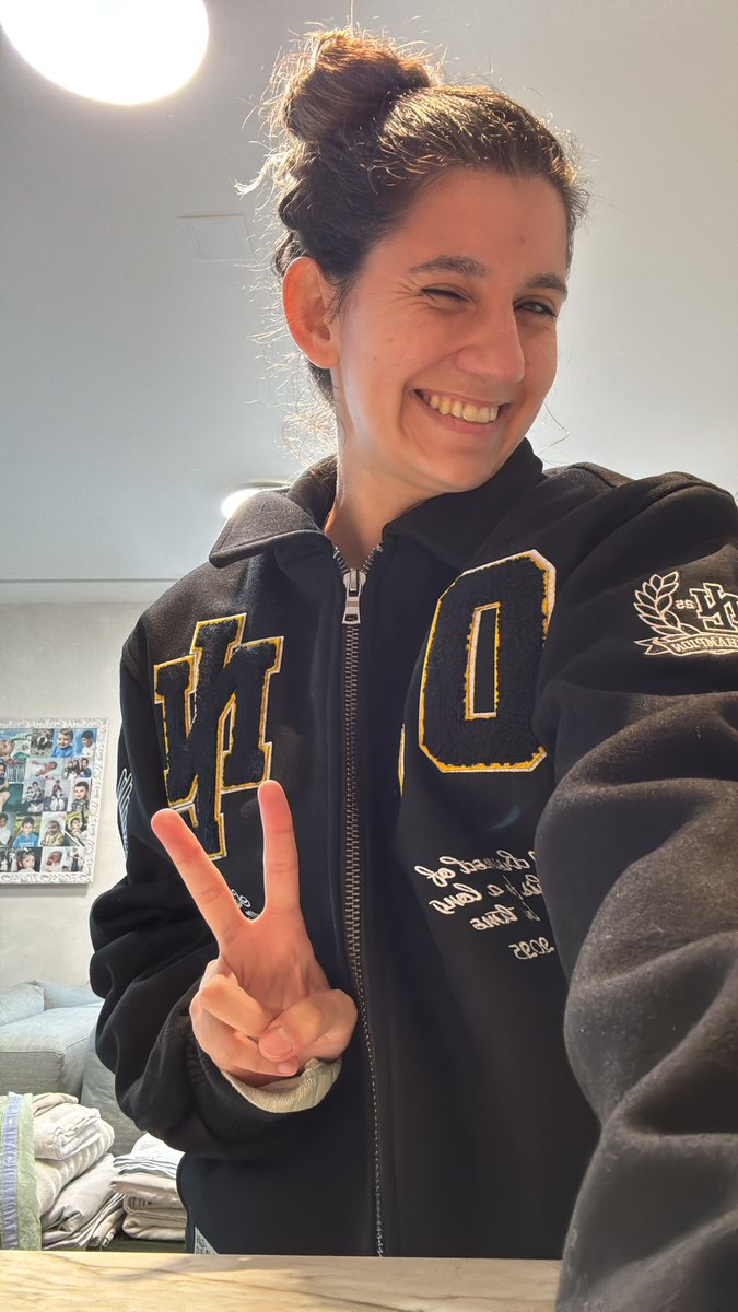 evolvemirrors's tweet photo. @LN4 beautiful jacket 🤌🏼🧡🧡
@LandoNorris https://t.co/XeV5m0pCxm