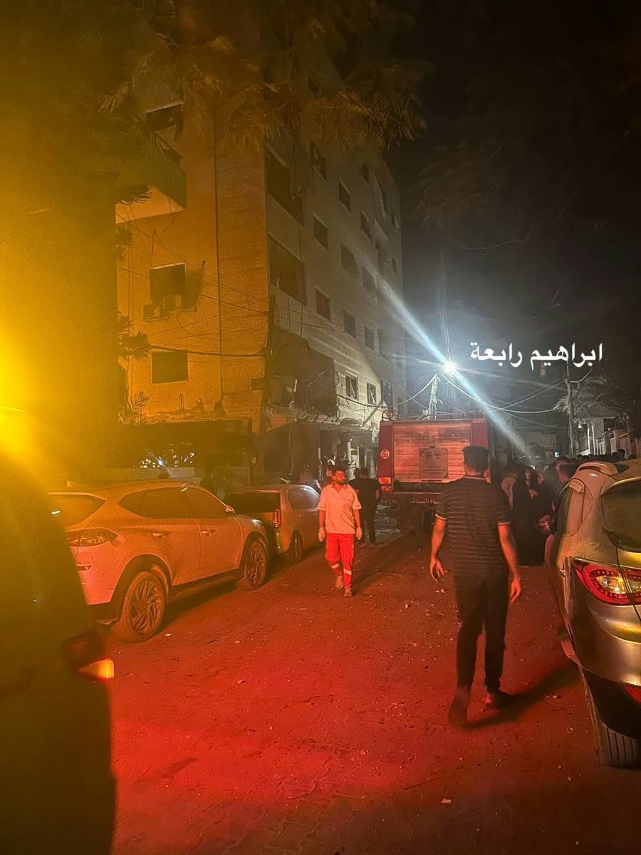 Hakeam's tweet photo. مجزرة جديدة .. 

استهدف جيش الاحتلال شقة سكنية غرب مدينة غزة، ما أسفر، وفق المعلومات الأولية - عن ارتقاء عدد من الشهداء ووقوع إصابات.

وتشير الأنباء الأولية إلى احتمال أن يكون الاستهداف عملية اغتيال. https://t.co/AUtv2aQuQO