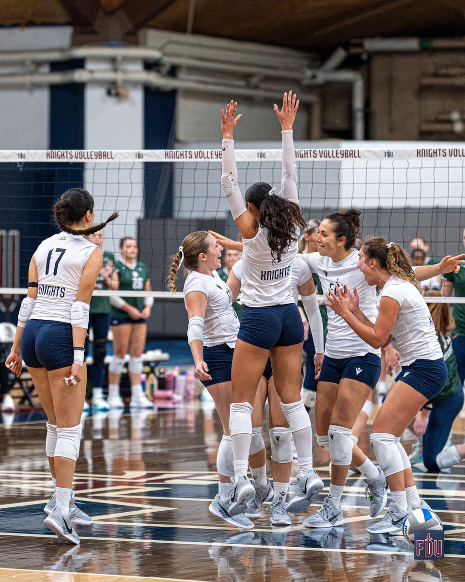 FDUKnightsWVB's tweet photo. cruisn’ through two! 🛳️

#uKNIGHTED https://t.co/HSNxjnUU5c