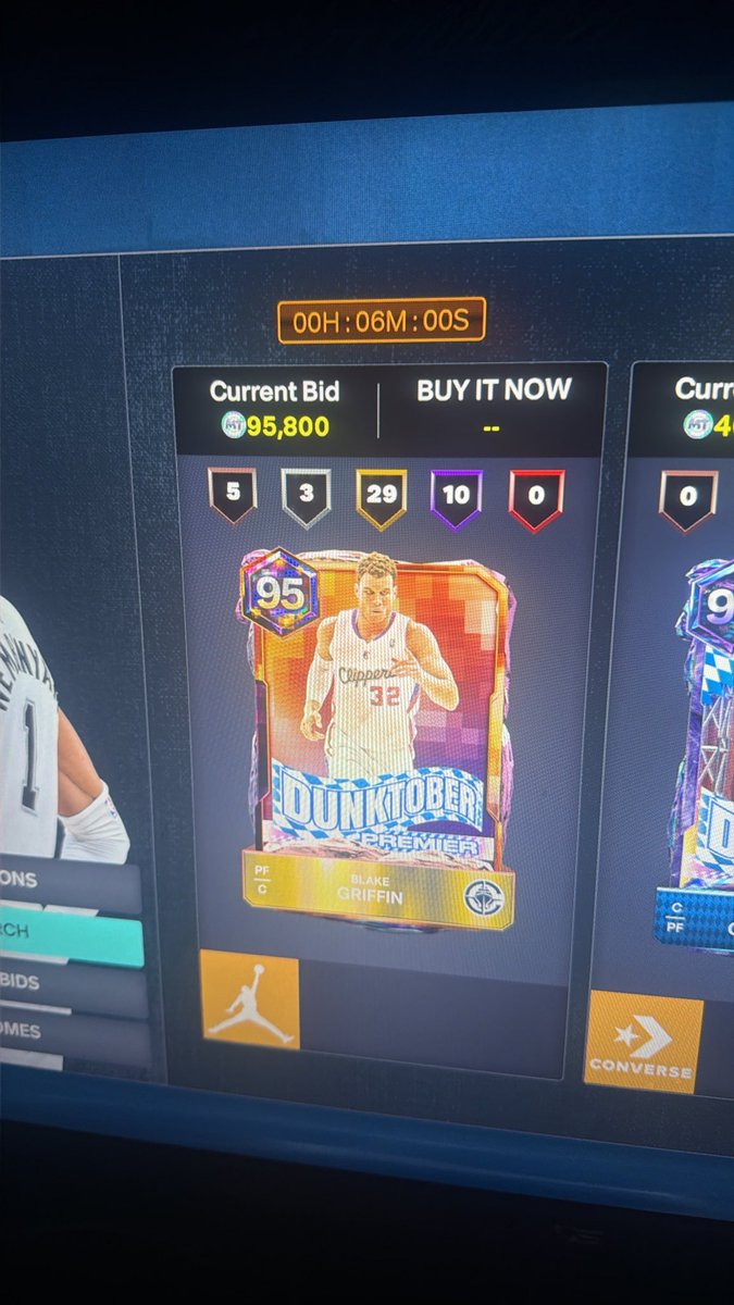 2KTheSplashGoa1's tweet photo. Idk who bid this much on my Blake but he has nothing extra and he’s currently 80K https://t.co/LGfPCeSaW0
