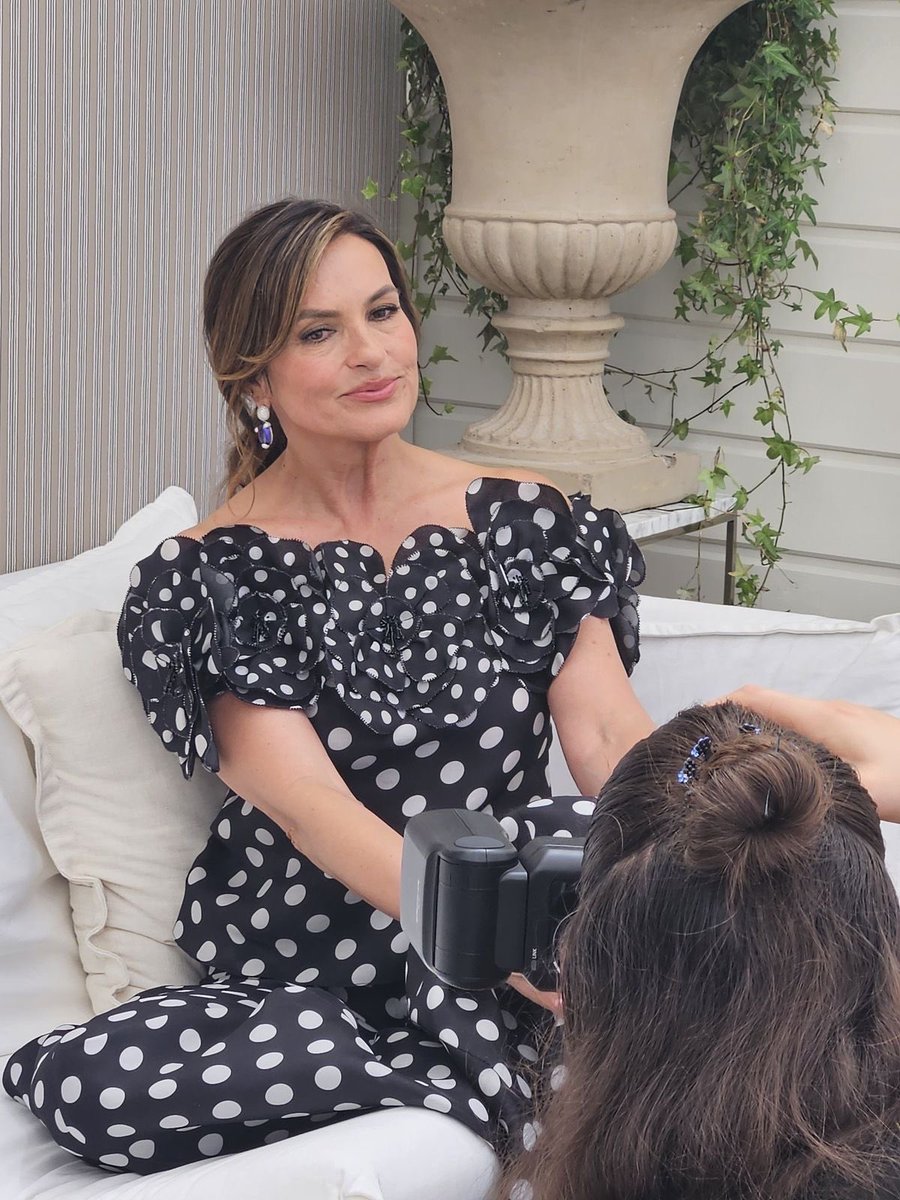 olsonshargitay's tweet photo. pics i've never seen before omg https://t.co/R8B6XsiHY6
