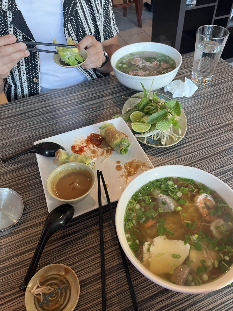 citizen_green_'s tweet photo. 🇺🇸dinner in Mountain View 🫐 #vietnam #pho #food #asian 🌸 San Francisco Bay Area #california evening https://t.co/G9Hy3Yjyn4