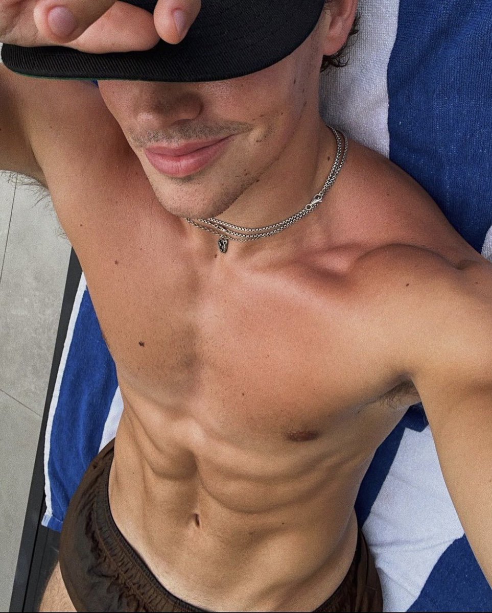 ScriptNeverEnds's tweet photo. summer, don’t leave me. https://t.co/Lq8UXHOU0p