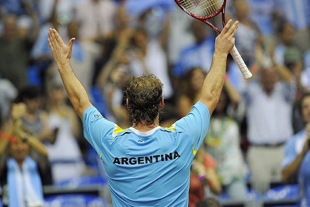 Tiempodetenis1's tweet photo. Hace 13 años, David Nalbandian le decía adiós al tenis profesional.

— N°3 del mundo
— Campeón del Masters
— Ganador de 11 títulos ATP
— Gran representante argentino en el mundo.

EL REY DAVID 👑🇦🇷 https://t.co/T9RPHAEUq4