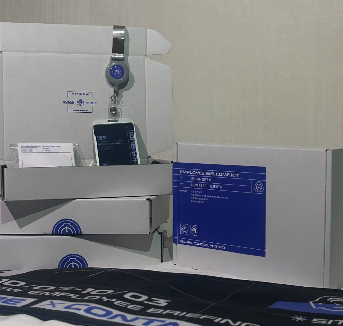 inSANefollow's tweet photo. 🖨️신입 사원 설명회 D-Day

연구소장과 팀장이 웰컴 키트와 함께 사원 여러분을 기다립니다. 조심히 오시기 바랍니다! https://t.co/akDdQIvPHJ
