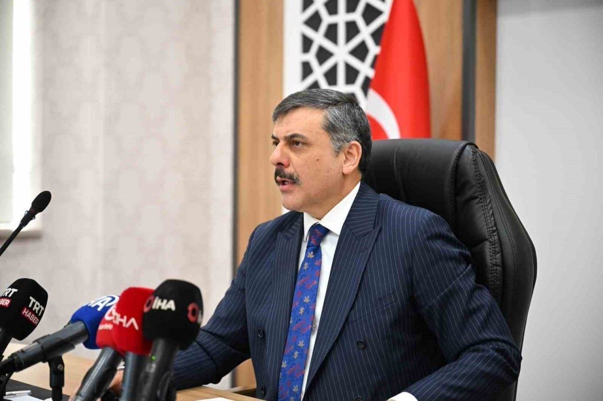 medya3tr's tweet photo. 🔴İçişleri Bakanı Mustafa Çiftçi:

Toplumu, hayvanseverleri, davet ediyorum. Hayvanseverler gelsinler, barınaklardaki hayvanlardan birer, ikişer sahiplensinler, baksınlar evlerinde. 

Öyle dışarıdan gazel okumak, kolay. Biz, hayvanseverler bunu eleştirecekler diye görevimizi yapmaktan geri kalamayız.