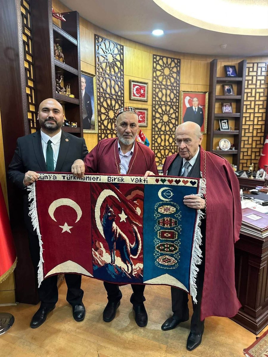 BozkurtCaps's tweet photo. HOŞ GELMİŞSEN TÜRKMEN GARDAŞ 🇹🇷

Bugün Dünya Türkmenleri Birlik Vakfı yönetimi olarak, Türkmen davamızın önemli isimlerinden, Türkmen reisimiz ve Türkmen beyimiz, MHP Genel Başkanı Sayın Devlet Bahçeli Beyefendi ile güzel ve verimli bir istişare gerçekleştirdik. https://t.co/ZZ0hXMjsmx