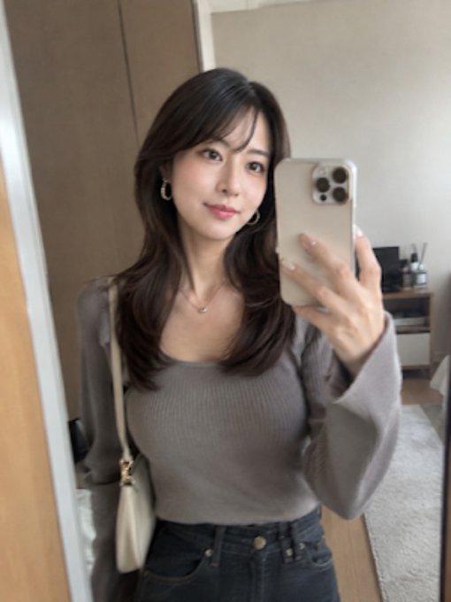 ABujjii's tweet photo. やっぱり昭和のおじさんがタイプだけど…💗

こんなおばさんでも、抵抗ないですか？🥺
メッセージください！！！ https://t.co/46Xr99Rvsl