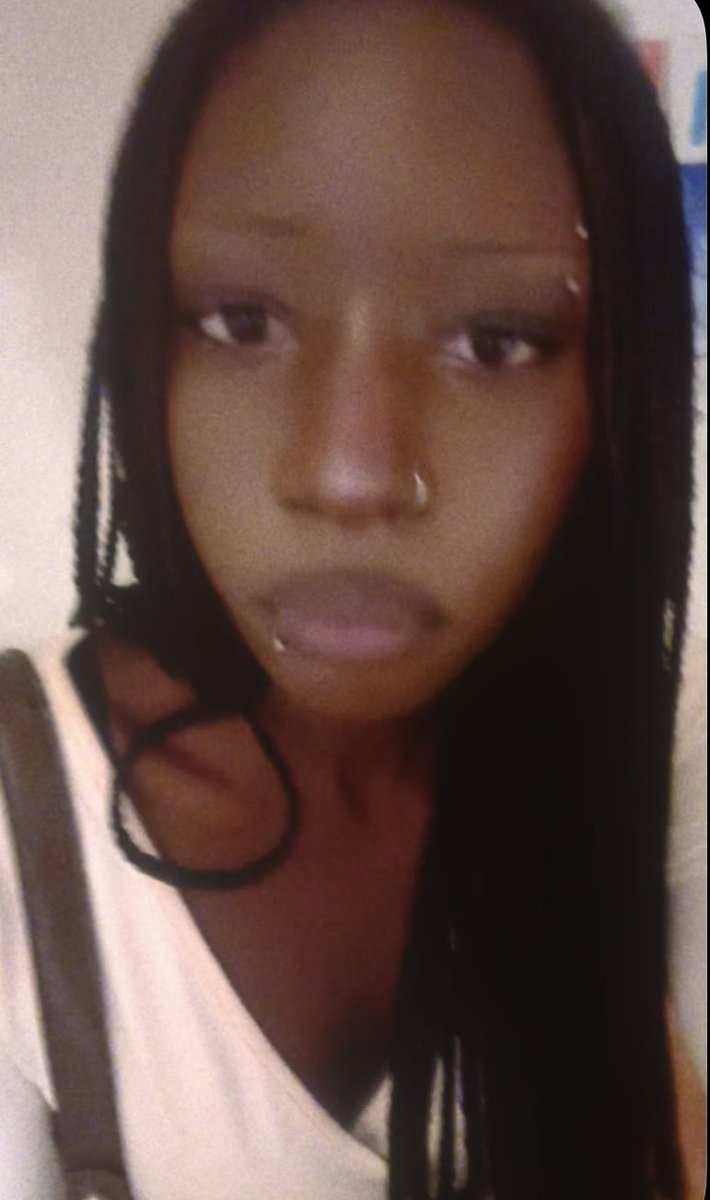 DawnFMidnights's tweet photo. #selfies Also…should I get more piercings? https://t.co/fzhSXVNGoW