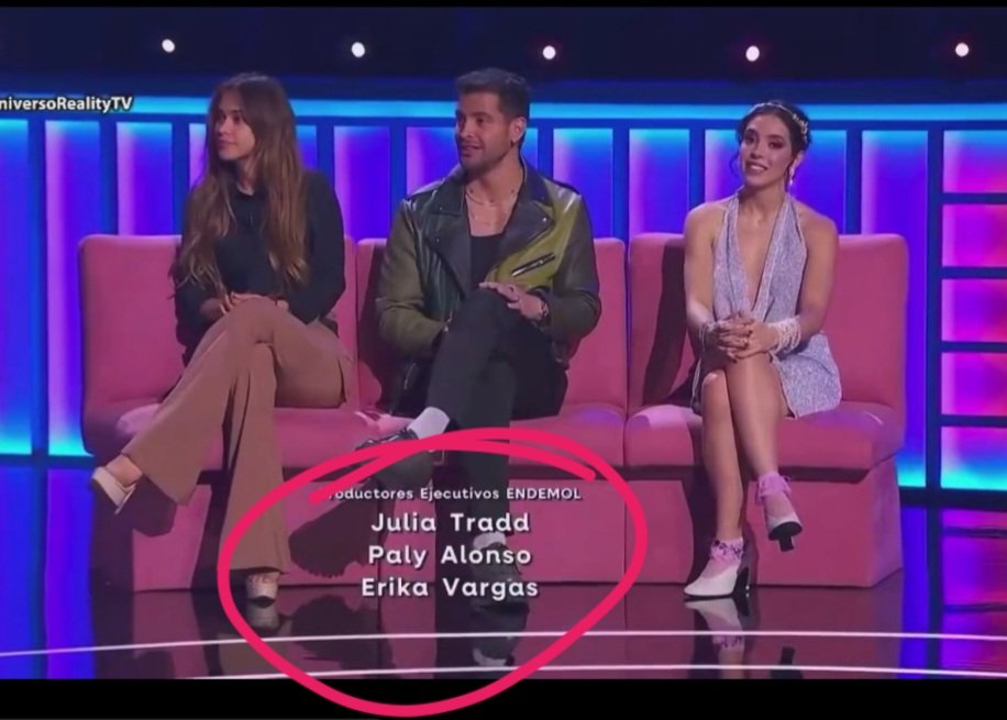 JessyGar28's tweet photo. La esposa de Yahir dijo en un live que lo que pasó es cosa de Endemol y no de televisa. Asi que el culpable como siempre es Paly Alonso, Julia Tradd y Erika Vargas que son los productores de Endemol
#LaCasaDeLosFamososMx #LaCasaDeLosFamososMéxico4 #LaCasaDeLosFamososMéxico https://t.co/ipD4xLQcqB