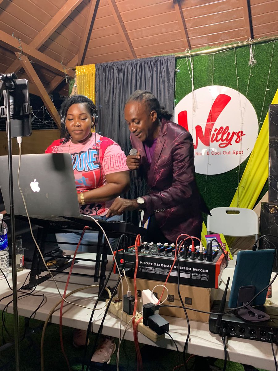 Yardstyleliveja's tweet photo. Musicphill promotion @chitchat_withchanz #DjChanz #first Female Selector on Yardstylelive #Musicphill Reggae Show on Yardstylelive @willysthatchroof Yardstylelive #radioshow #caribbeanradio https://t.co/5pKNTT0HTs