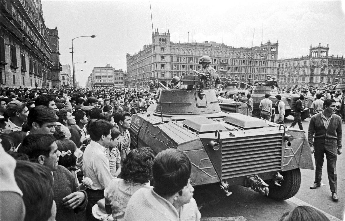 DiegoFC's tweet photo. En 1968 participé en Ciudad Universitaria en un mitin del movimiento estudiantil, junto a una generación de jóvenes que se atrevió a enfrentar al autoritarismo y a exigir libertades. A 58 años de distancia, México sigue teniendo una deuda irrenunciable con la democracia, la justicia y la libertad. Olvidar el 2 de octubre sería renunciar a una parte esencial de nuestra historia.