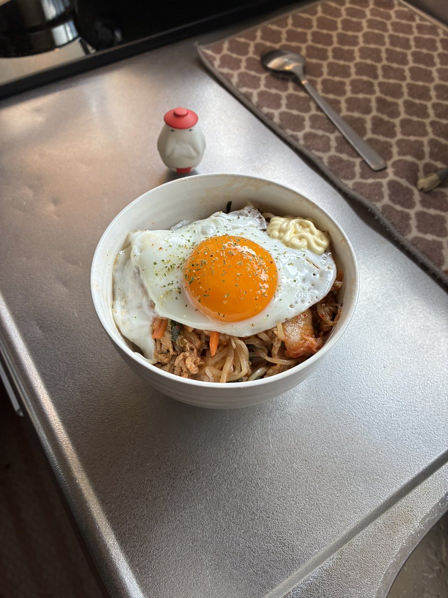 yanwari5050's tweet photo. 昨日の残り物で豚キムチ丼🐷

おはようございます https://t.co/rQ8SF99Bml