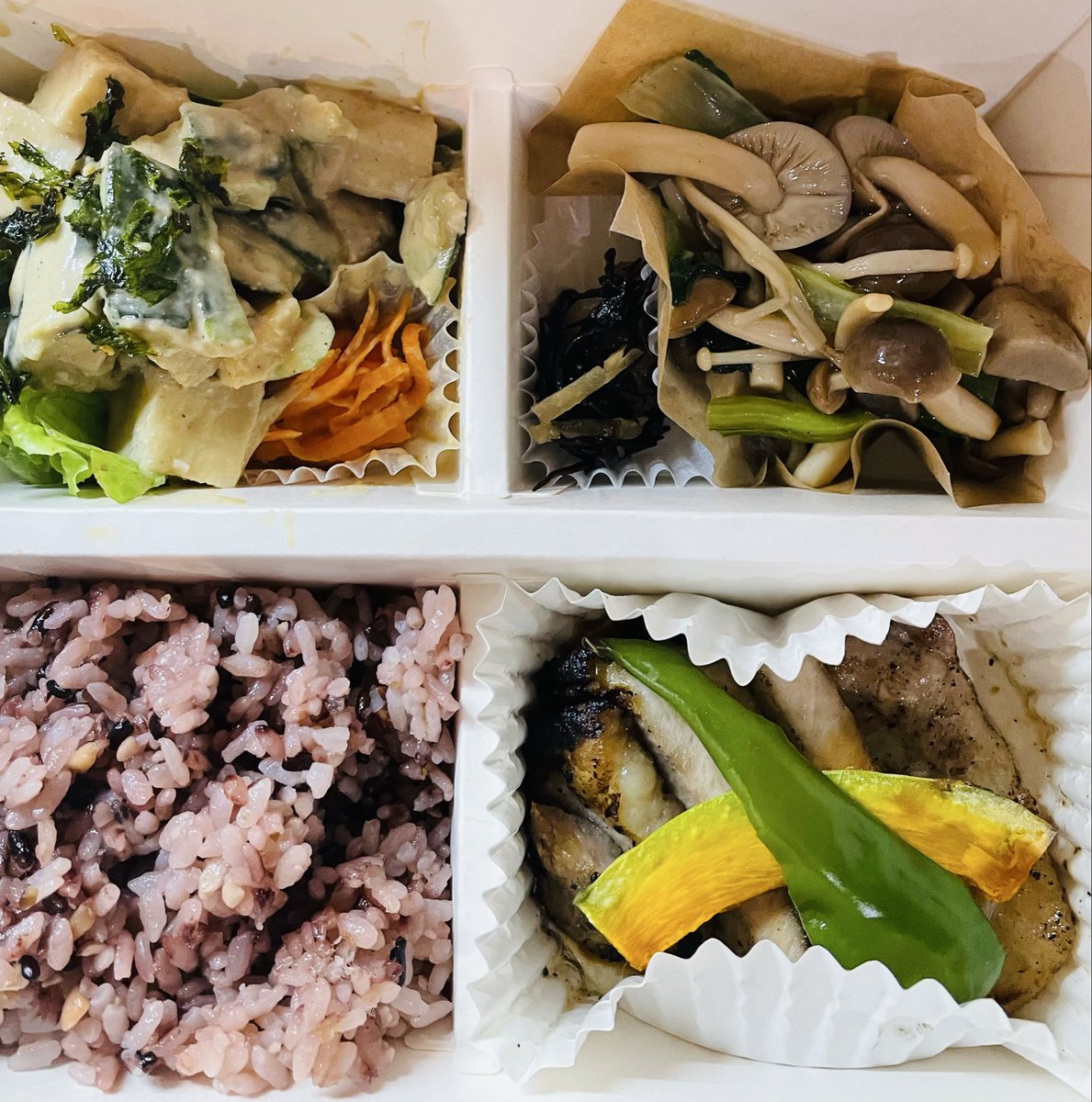 SaludVege's tweet photo. おはようございます
秋晴れ
10/3（土）
１０時Open
身体に優しいデリカ取り揃えてお待ちしてます
#小松市ランチ　#小松市テイクアウト　#小松市モーニング　#サルーベジ https://t.co/EahPQsUnbj