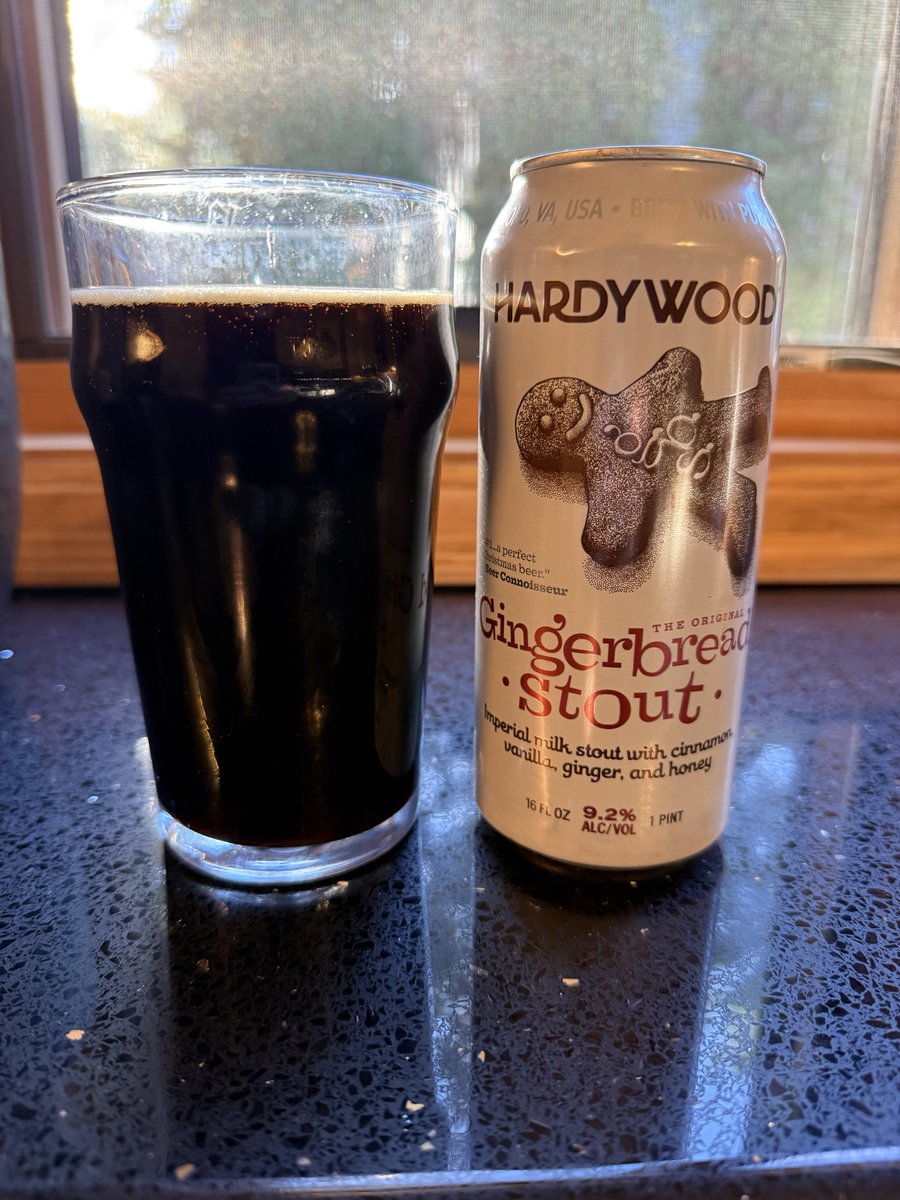 pejacoby's tweet photo. Ever feel like the gingerbread man, running running running from that last Friday work thing?

@Hardywood Gingerbread #stout

Nice milk stout with ginger and cinnamon graham flavors with a touch of honey

#itsAlwaysStoutSeason #cantCatchMe https://t.co/HuMGPl6oEU