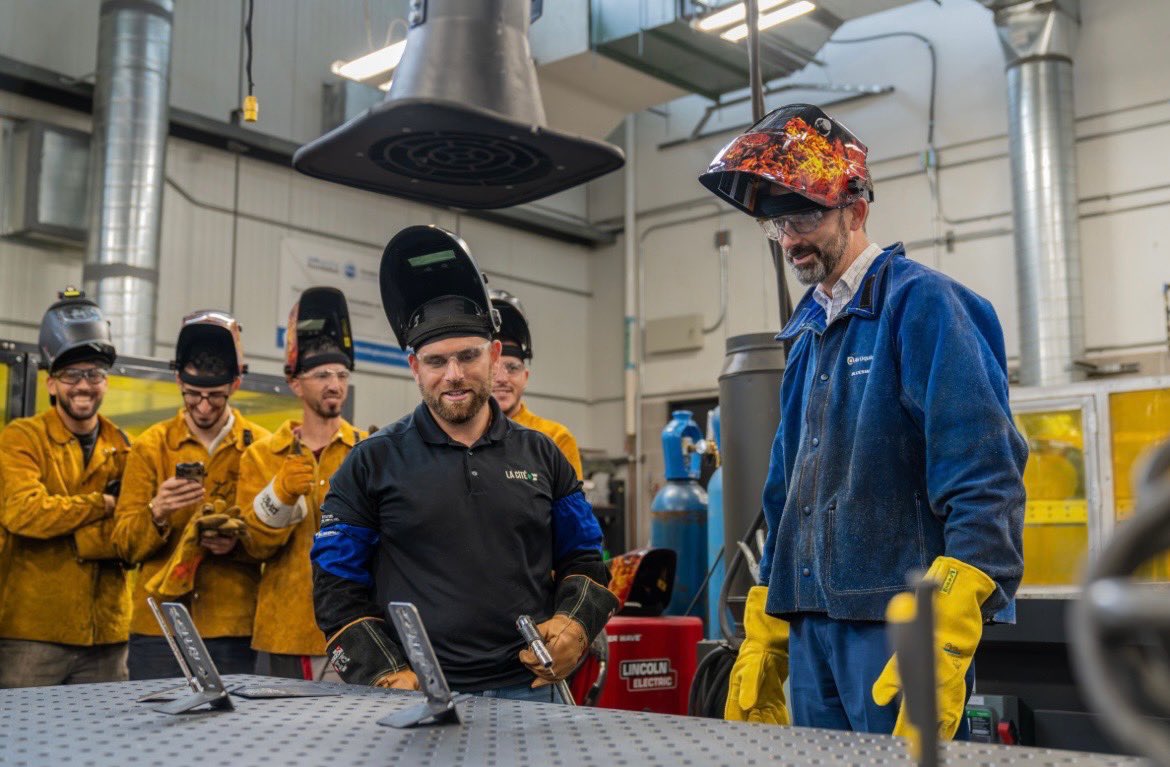 nolanmquinn's tweet photo. We’re strengthening Ottawa’s talent pipeline to compete on the global stage. 

Great to tour @uOttawa @CollegeLaCite and @Carleton_U and celebrate our of investment over $205M to fund 7,574 seats in STEM, skilled trades, health care and education. 

Learn more: https://t.co/dCS9Wv6B5c