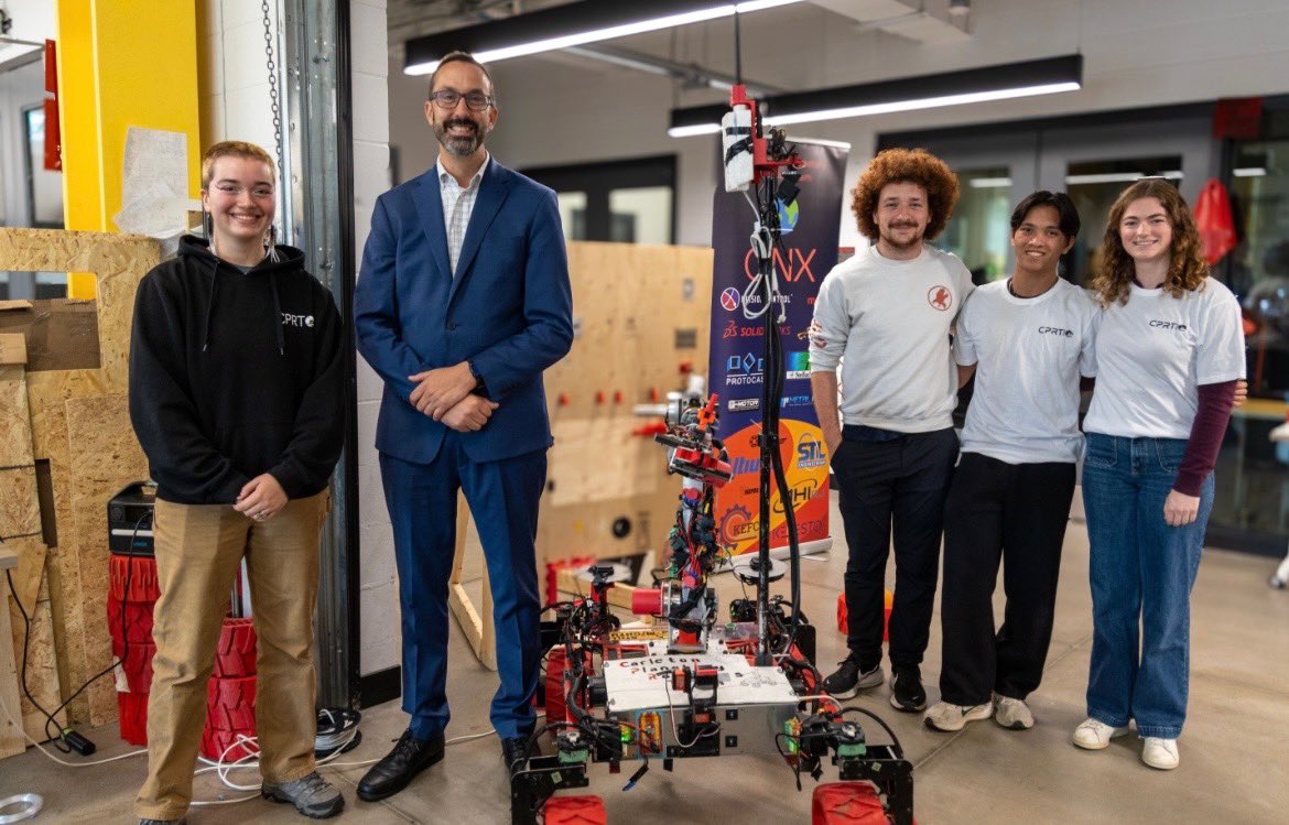 nolanmquinn's tweet photo. We’re strengthening Ottawa’s talent pipeline to compete on the global stage. 

Great to tour @uOttawa @CollegeLaCite and @Carleton_U and celebrate our of investment over $205M to fund 7,574 seats in STEM, skilled trades, health care and education. 

Learn more: https://t.co/dCS9Wv6B5c