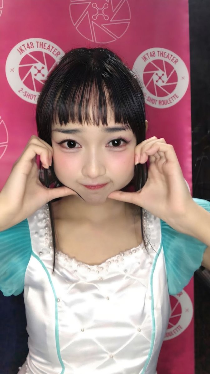 bijibijian's tweet photo. Aku pernah bilang kan kalau kamu oshi terlucuk @SNayla_JKT48. ππ
#NayReply https://t.co/ZcOaPjzUuP