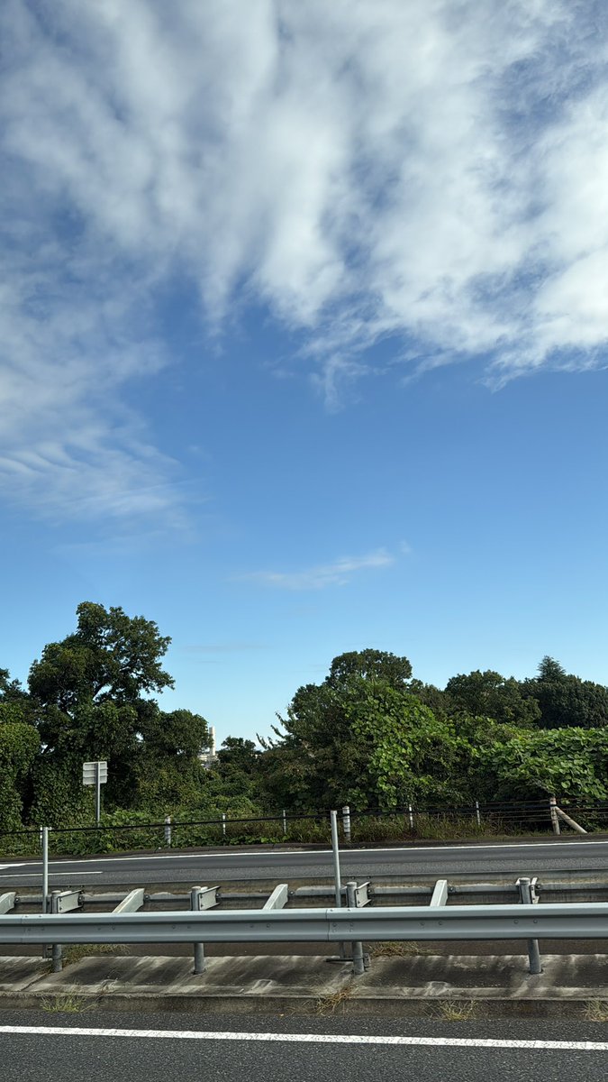 chizue62's tweet photo. 今日は、ちょっとバス旅行🚌
晴れててよかった☀️ https://t.co/sQI5S9RCE3