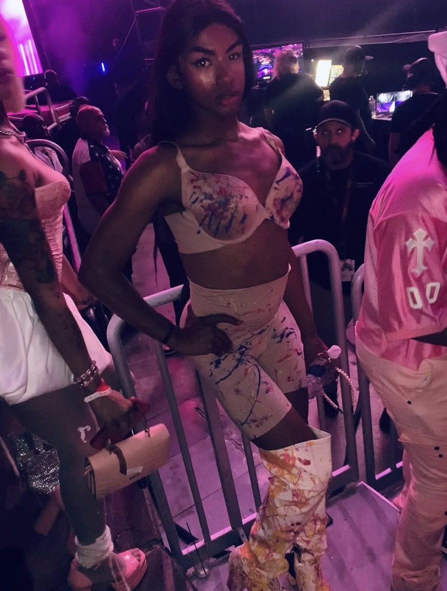 Camosax_'s tweet photo. Look in my eyes when you slide it in🖤 https://t.co/tQrwxE5bEa