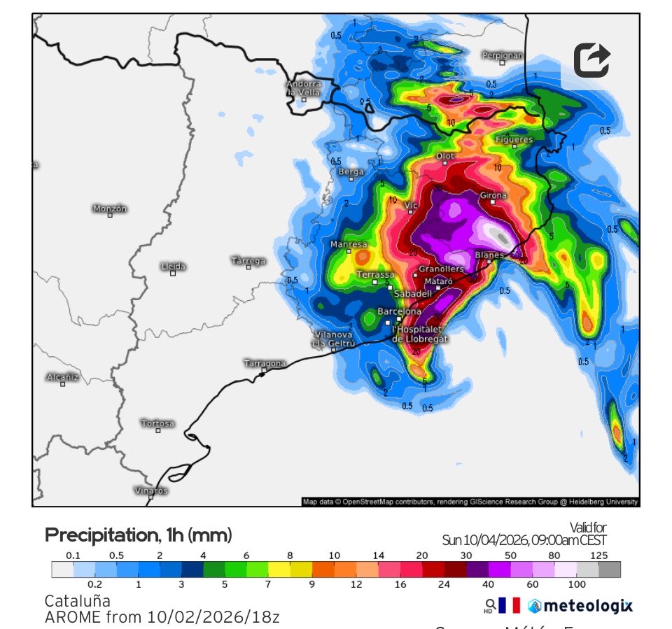 MRSHL0's tweet photo. Acabo de mirar l’hora a hora per la matinada i matí de diumenge de l’Arome que acaba de sortir.

La situació fa certa por. Es donen intensitats i acumulacions que jo personalment no havia vist mai.

Més de 120 litres per hora i acumulacions de fins a 400 litres.

Molta precaució! https://t.co/YzAAWYXITa