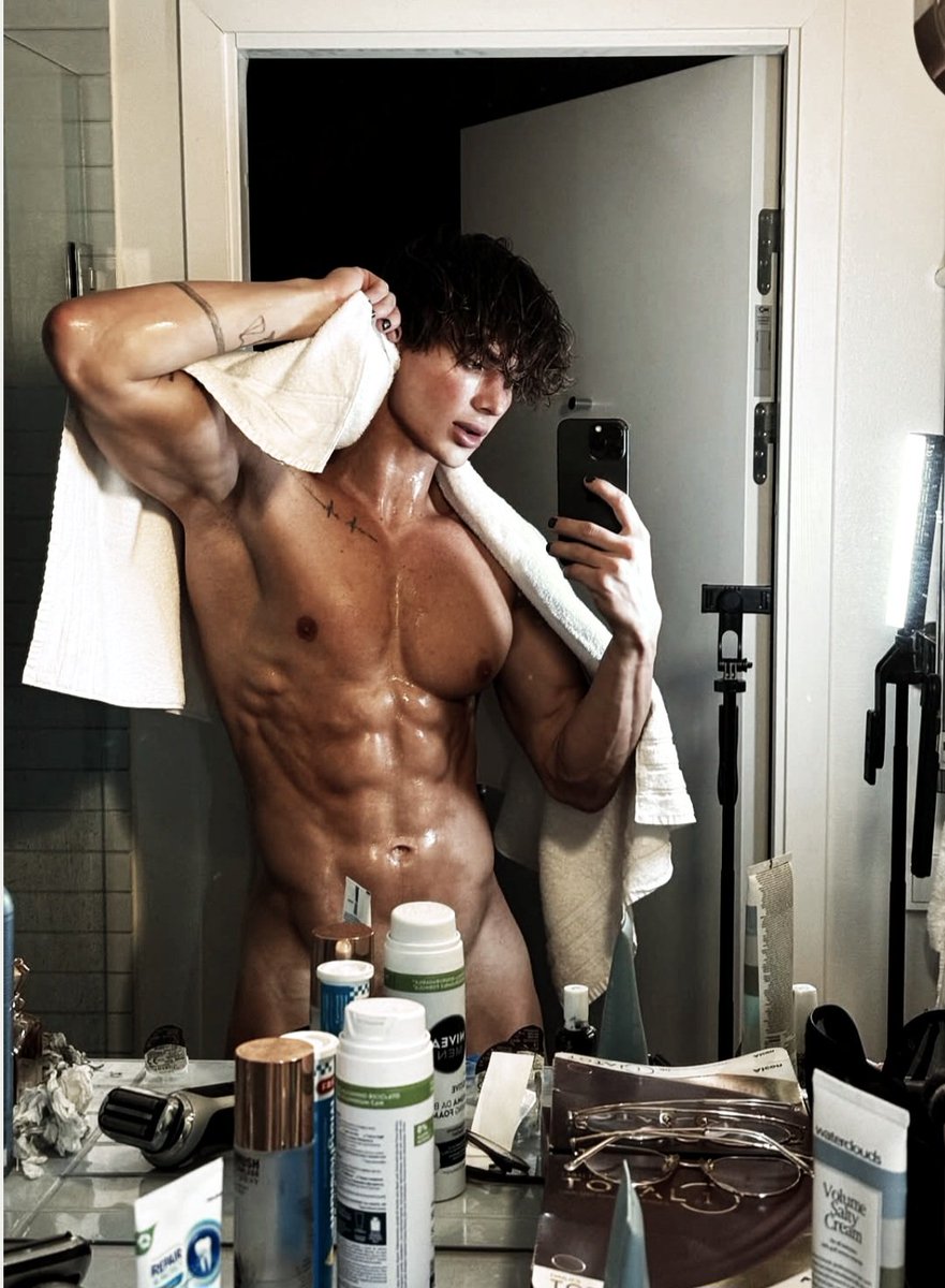 VELVETBL0NDE's tweet photo. https://t.co/pKkxuksmzn