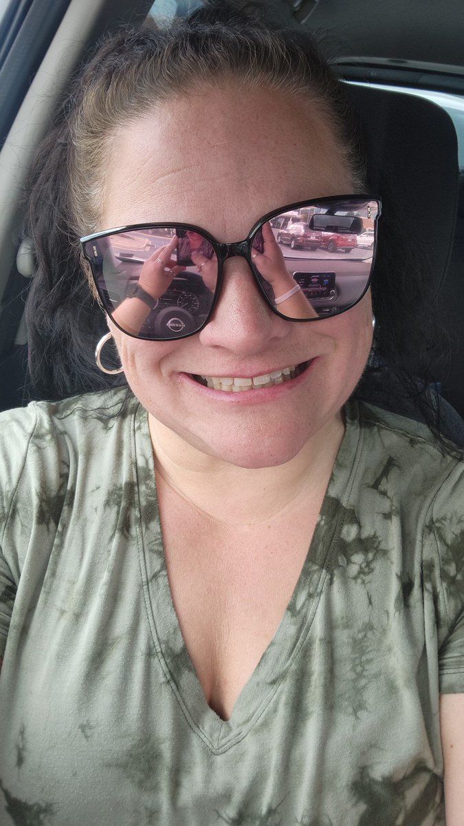 Sheilamh0805's tweet photo. How was everyone's day??  I am glad my work day is over.

#mylife #momof2 #workdayover #healthcare #Friday #tired https://t.co/u9QUiYgbkf
