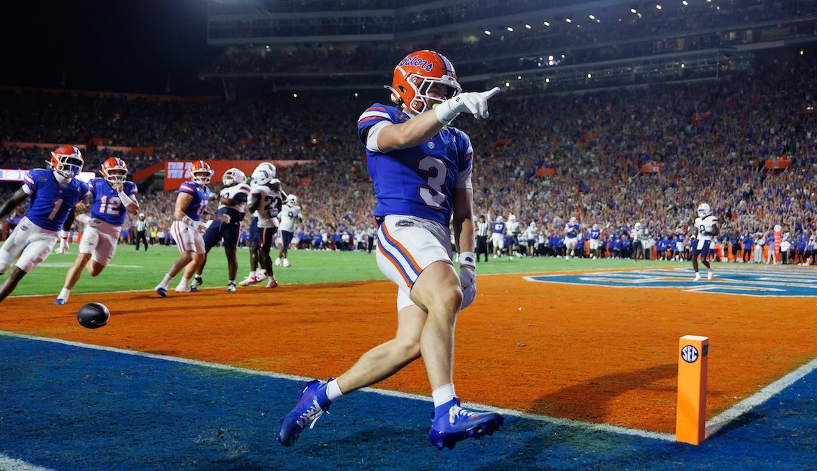 PeteNakos's tweet photo. Floridia WR Bailey Stockton is expected to be available tomorrow at Missouri, sources tell @On3.

https://t.co/mzjaJYZmqI https://t.co/hegsSpcyyi