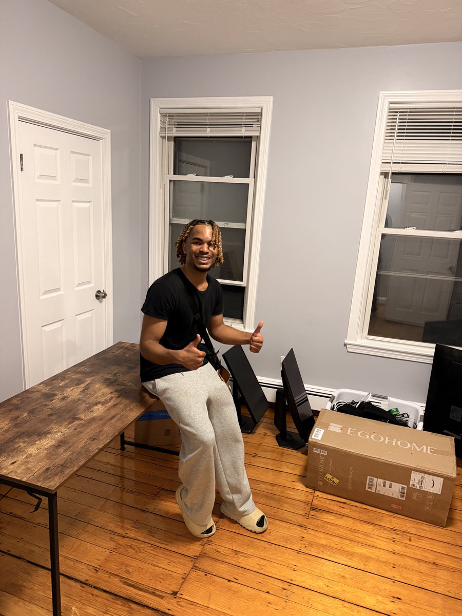 sytho_osu's tweet photo. I GOT AN APARTMENT!!! https://t.co/Tees349HB0