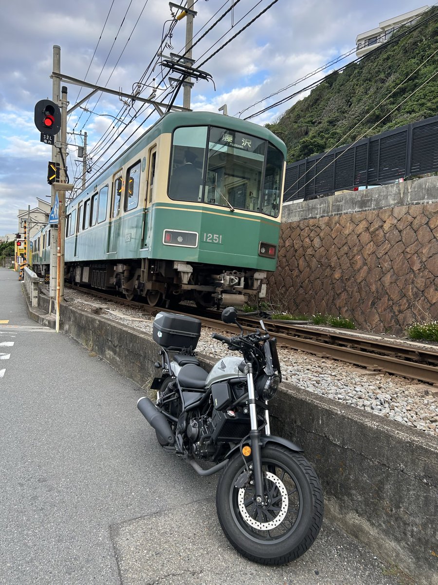 fire0306's tweet photo. レブルのラストラン
七里ヶ浜まで
#レブルありがとう 
#cb400sf納車待ち
#新型cb400sf https://t.co/DBKvfZIdZt