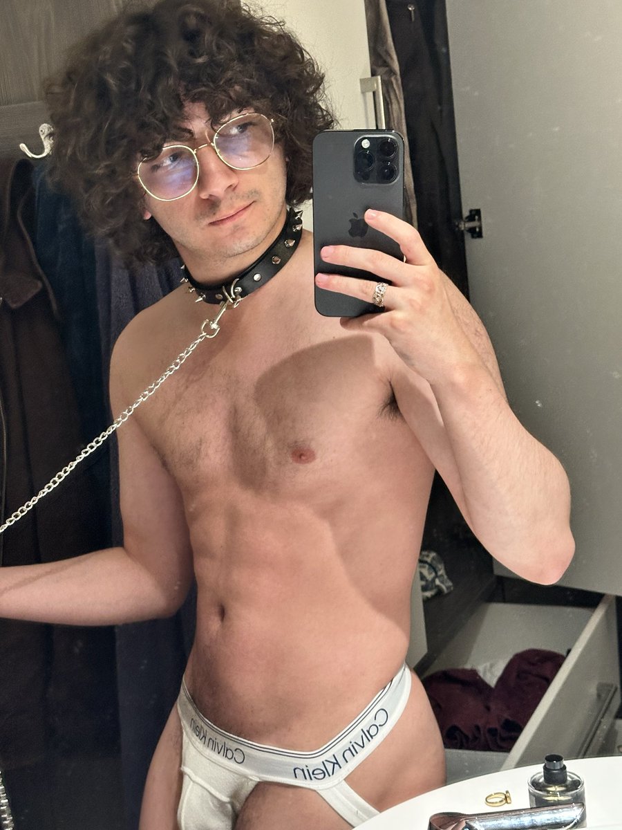 wildgosonline's tweet photo. oomf is holding the chain in spirit for jocktober 😸 https://t.co/OIZVXebQ3G