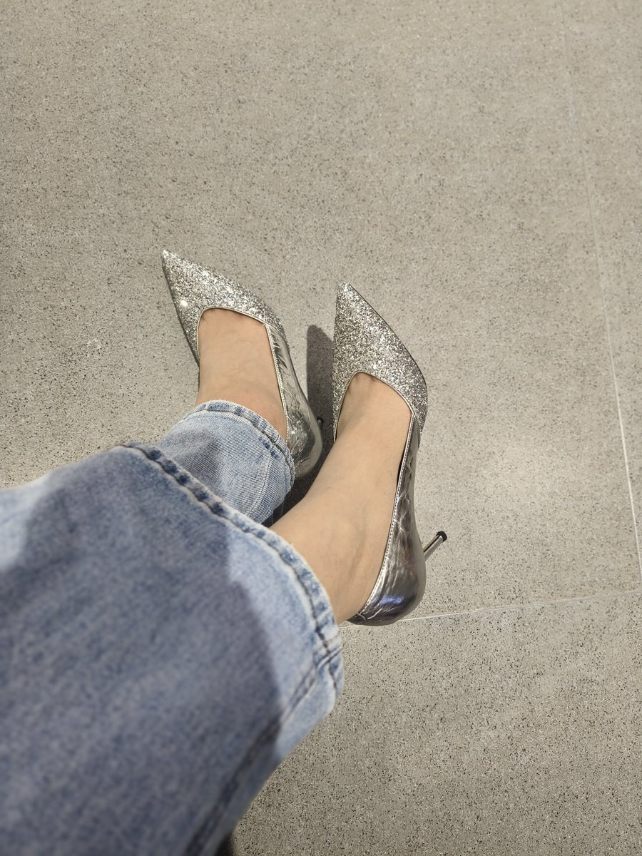 Maxtraefik's tweet photo. #丝袜 今日丝袜～🤡 https://t.co/g36XDK3JpB