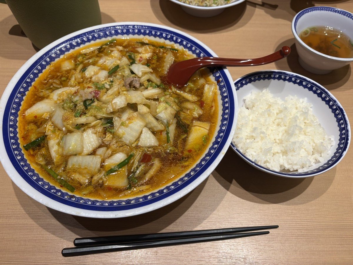 mattunmat's tweet photo. 昨日天理で彩華ラーメン食べに行きました！美味かったけど…次の日の車をニンニクが占領しています(笑)
#彩華ラーメン https://t.co/MJEO8GjFCd