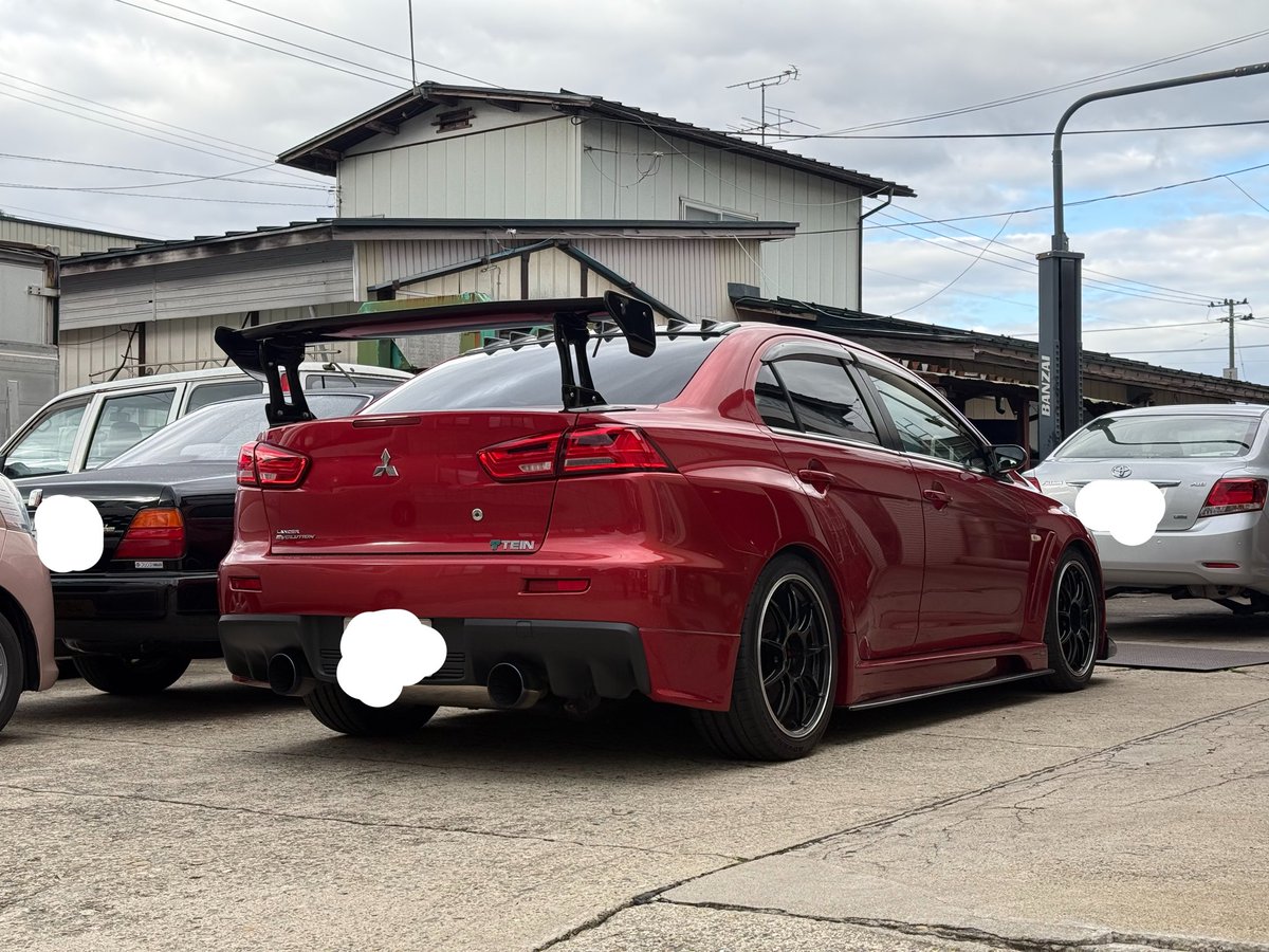 eakongahoshii's tweet photo. 売り情報
ランサーエボリューションX 
車検 令和9年4月19日まで
価格 税込220万円
山形県 村山市より(個人売買ではなく業者です。ローン可能)

・走行距離7.8万キロ
・バリスエアロ＆ボンネット
・HKSマフラー
・エンケイホイール

DCTモデルですが、DCTオイルを3回交換している個体です。かなり良くメンテナンスされています。
※ガナドールミラーだけは純正ミラーに変わります