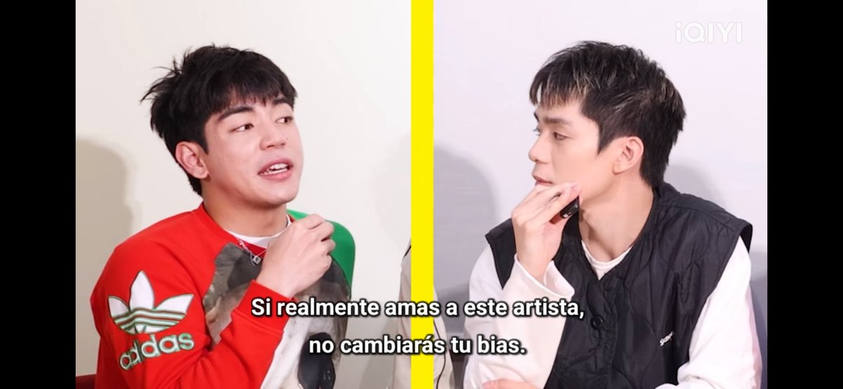 _zelryss's tweet photo. Pide peleando con el PJLeon y Leon tiene un punto interesante, Chian jamás tuvo un bias, su novio era su bias por default porque era su novio lol. https://t.co/8XchtfyhnD