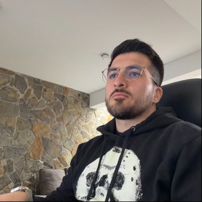 AnddresRod's tweet photo. #NuevaFotoDePerfil https://t.co/9dBqooIe7g