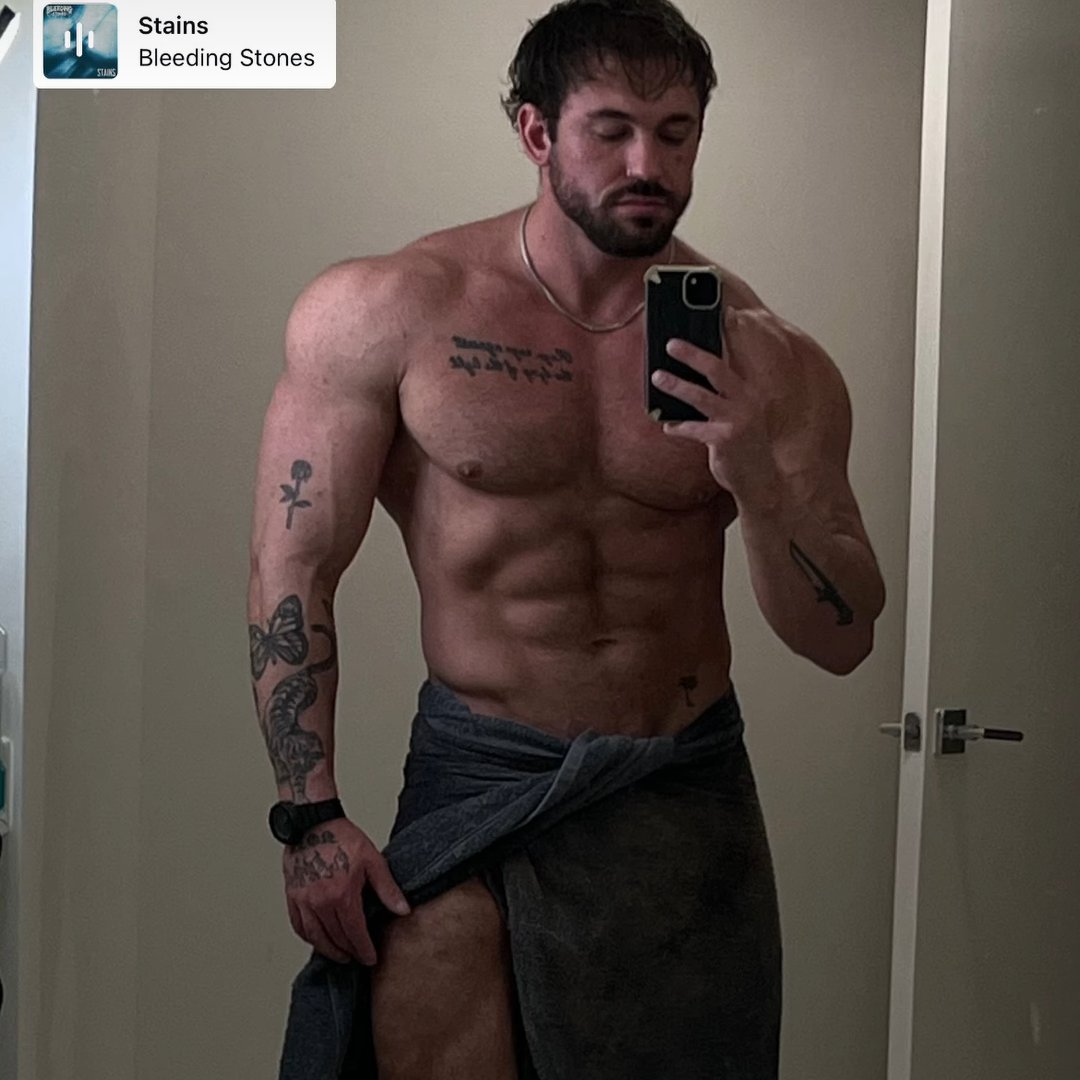 evenb233's tweet photo. Coley has the body of a god! https://t.co/zJ0XwM4lI8