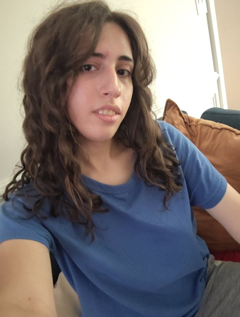 Kabuto07's tweet photo. Lazy day today but I got my hair done #cozy https://t.co/TW8Ndgw0eN