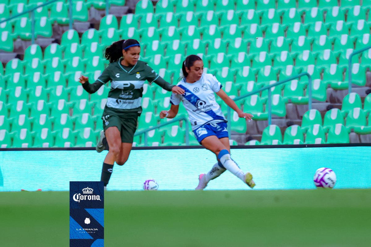 ClubPueblaFem's tweet photo. 24' Seguimos ordenadas y concentradas en nuestro juego. 🫡

¡VAMOS PUEBLA! Sí se puede dejando el alma en la cancha y contra todo pronóstico 💪🏻

#LaFranjaNosUne🎽 https://t.co/zQBXVJO3Xl