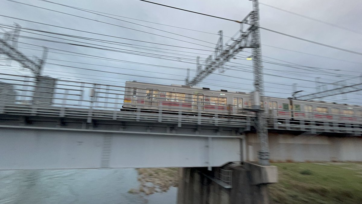 TQ9010F's tweet photo. 朝の多摩川
もう場所取りしてる方いるんですね https://t.co/TSrJek7GHp