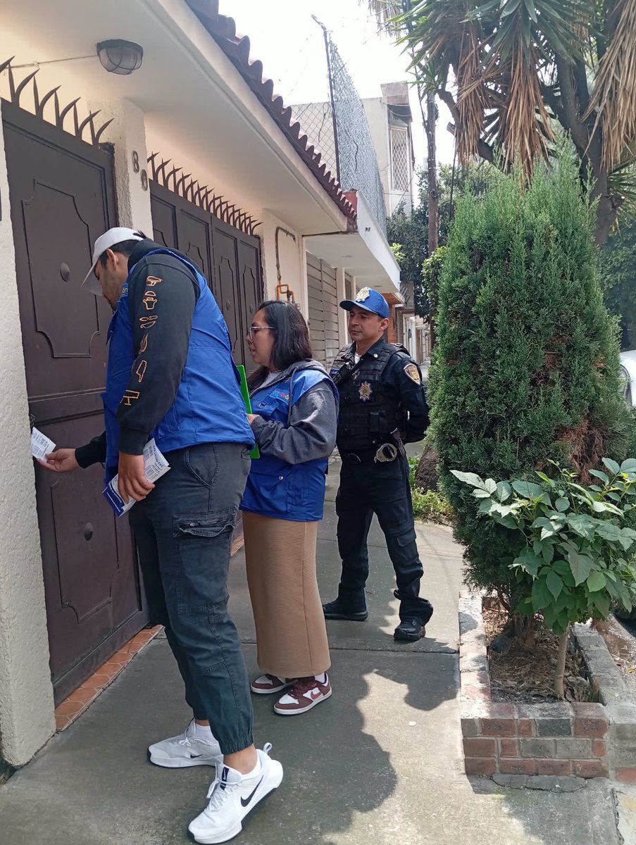 Alcaldia_Coy's tweet photo. En la colonia Avante realizamos un recorrido #CasaXCasa, donde compartimos información de prevención, números de atención y generamos 62 códigos domiciliarios.

En #Coyoacán #EscudoCoyoacán y la @SSC_CDMX seguimos trabajando 24/7 por la seguridad de todas y todos. https://t.co/PummE1VPOc