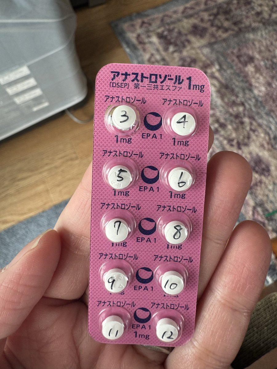 minoko_chiryo's tweet photo. 2026年10月3日
今日からアナストロゾールデビューします💊

副作用に負けない過ごし方も取り組んでいけたら良いな😚

最近筋トレもお散歩もラジオ体操もやってるおかげかVO2MAXなるものが少し上昇したようで嬉しい🏋🏻 https://t.co/MsIT7R3MUv