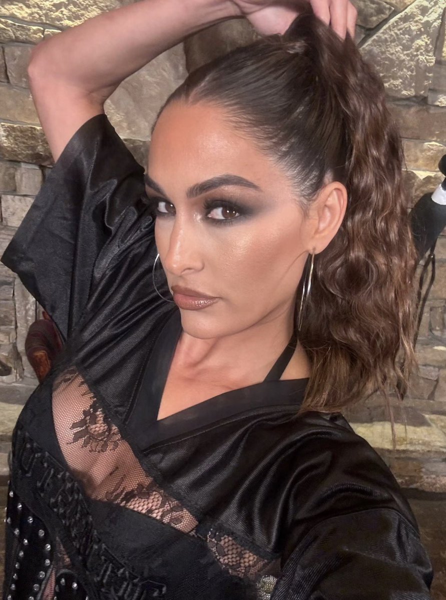 bellascinemaa's tweet photo. she really has one of the most insane face cards ever 😍‼️ https://t.co/DHoVOcwM82